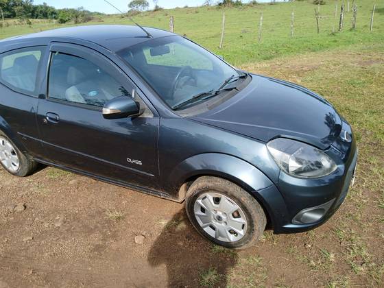 FORD KA 1.0 MPI 8V FLEX 2P MANUAL FORD KA 1.0 MPI 8V FLEX 2P MANUAL